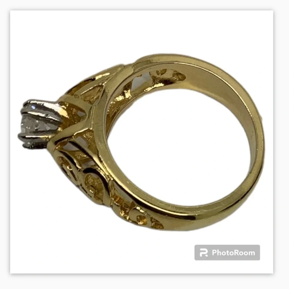 NWOT Gold plated Cubic Zirconia solitaire ring